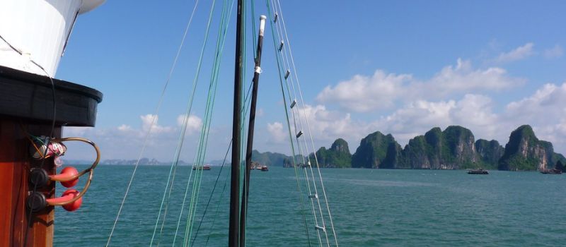 Croisiere en baie Halong pour s'immerger dans la magie de la nature