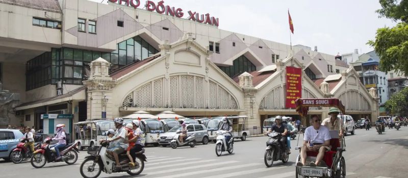 Quels sont les marchés populaires à Hanoi pour des vacances au Vietnam?