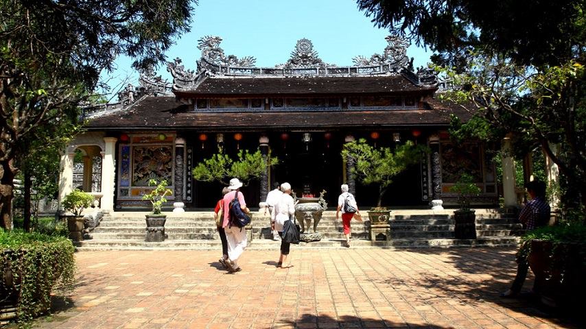 Visiter la pagode de Tu Hieu à Hue