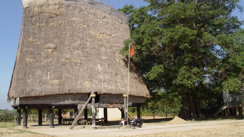 La maison communale Rông
