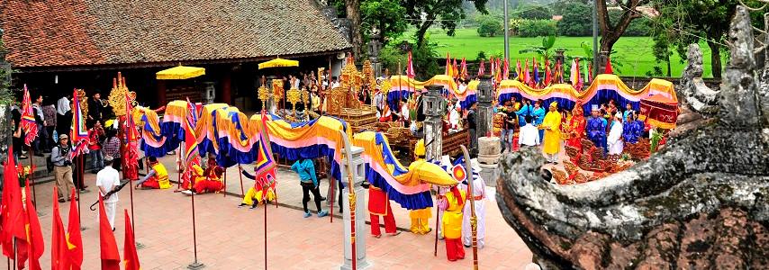 La fête haute en couleur de Truong Yên