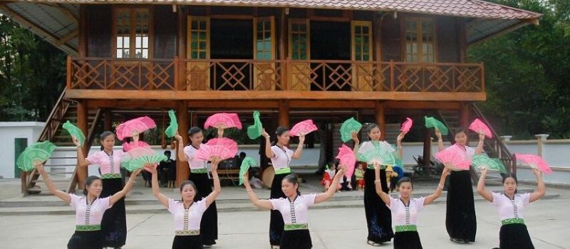 Visite village de Vàng Pheo