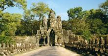Circuit Visite Angkor Thom avec notre agence de voyage au Cambodge