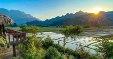 Contempler la vallée de Mai Chau avec un Guide francophone au Vietnam