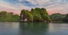 Croisiere en baie Halong pour contempler des îles et des îlots magiques