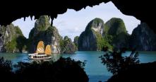 Croisiere en baie Halong pour découvrir la surprenante grotte de Trong