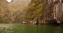 Croisiere en baie Halong pour découvrir l'étonnante grotte de Luon