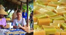 Fabrication des bonbons à la noix de coco Croisiere au delta du Mekong