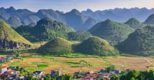 Voyager avec un Guide francophone au Vietnam pour visiter plateau Dong Van