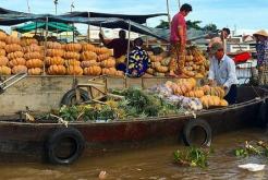 Marché flottant de Phung Hiep