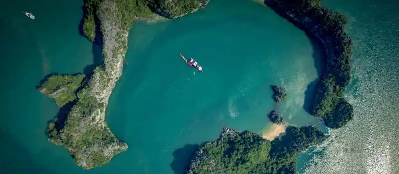 Baie de Bai Tu Long Croisière de luxe au Vietnam Baie de Bai Tu Long Croisière de luxe au Vietnam