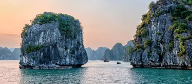 Baie d'Halong - site du patrimoine mondial de l'UNESCO Baie d'Halong - site du patrimoine mondial de l'UNESCO