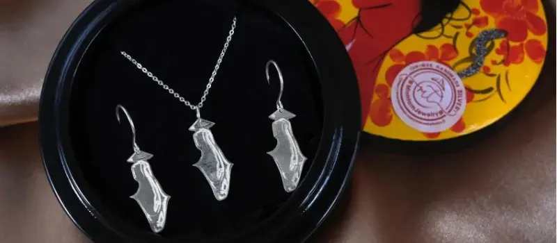 Bijoux en argent et laque Bijoux en argent et laque