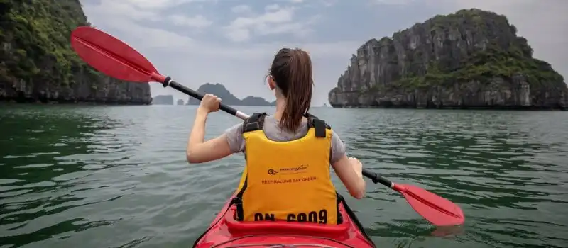 Croisière en baie d’Halong pour les voyageurs solitaires Croisière en baie d’Halong pour les voyageurs solitaires