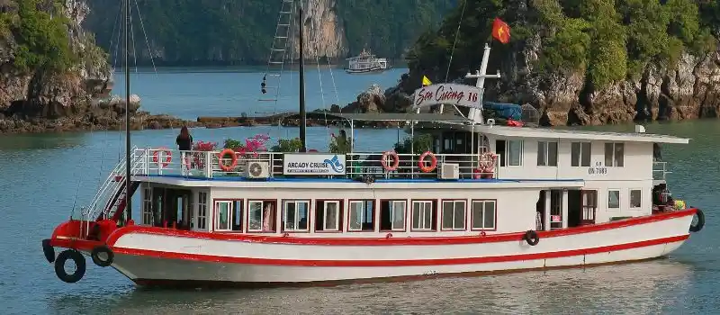 Croisières économiques en baie Halong Voyage Vietnam pas cher Croisières économiques en baie Halong Voyage Vietnam pas cher