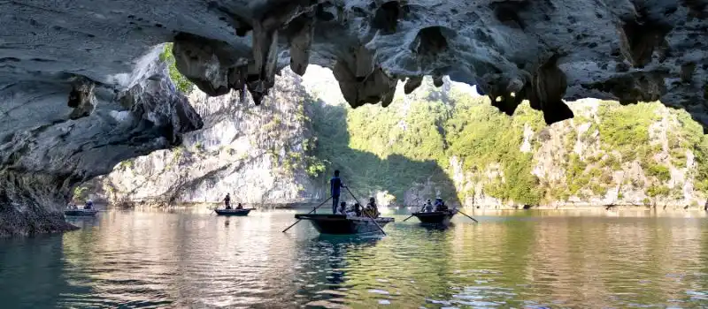 Croisières responsables dans la baie Halong Croisières responsables dans la baie Halong