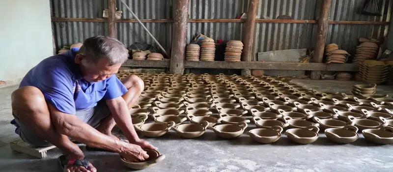 Découvrez un village artisanal spécialisé dans les pots en argile dans le Delta du Mékong!
