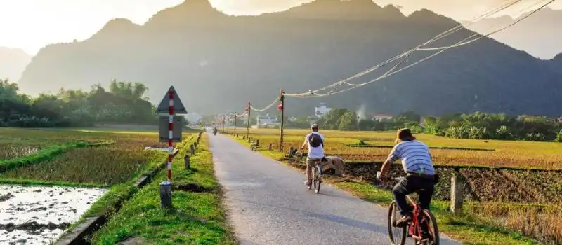Excursion à vélo à Mai Chau Voyage au Vietnam