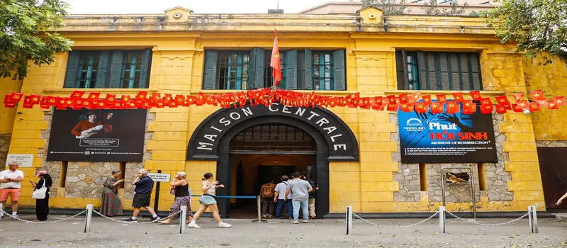 Hoa Lo, la prison de l’horreur : Plongée dans l’histoire coloniale du Vietnam Hoa Lo, la prison de l’horreur : Plongée dans l’histoire coloniale du Vietnam