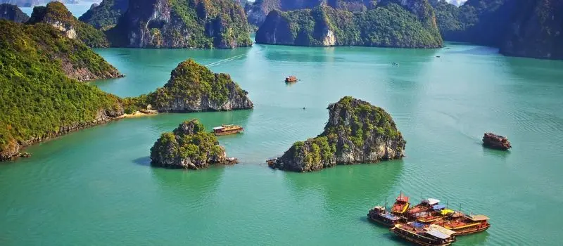 Choisir le meilleur itinéraire de croisiere en baie Halong en grand groupe Choisir le meilleur itinéraire de croisiere en baie Halong en grand groupe