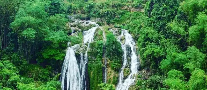 Découvrir la cascade de Go Lao