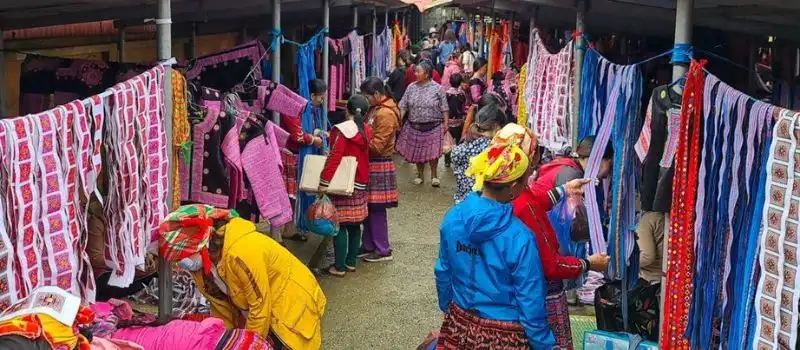 Visiter marché dominical Pà Cò Mai Chau Visiter marché dominical Pà Cò Mai Chau