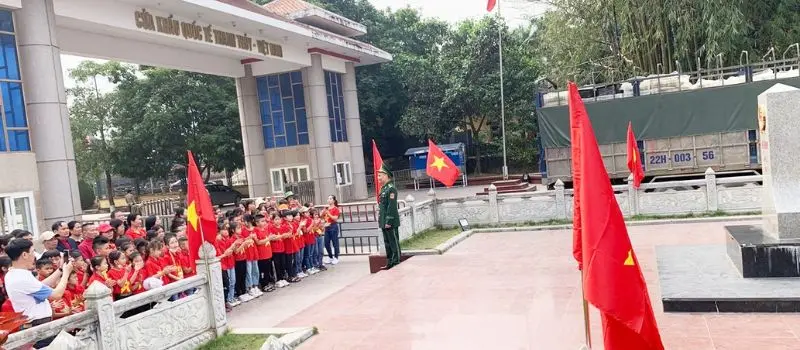 Visiter la porte frontière Thanh Thuy avec un Guide francophone au Vietnam