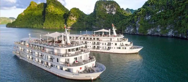 Y a-t-il une croisiere en baie Halong adaptée aux familles et enfants?