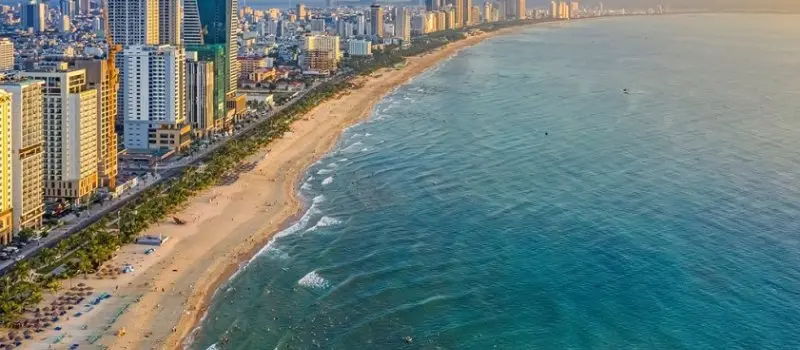 Da Nang - Célèbre pour son mélange de plages et de pagodes centenaires au centre du Vietnam Da Nang - Célèbre pour son mélange de plages et de pagodes centenaires au centre du Vietnam