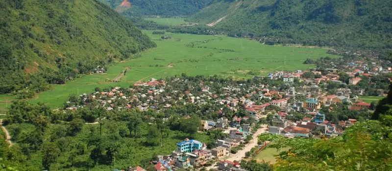 Voyager avec un Guide francophone au Vietnam pour visiter vallée Mai Chau Voyager avec un Guide francophone au Vietnam pour visiter vallée Mai Chau