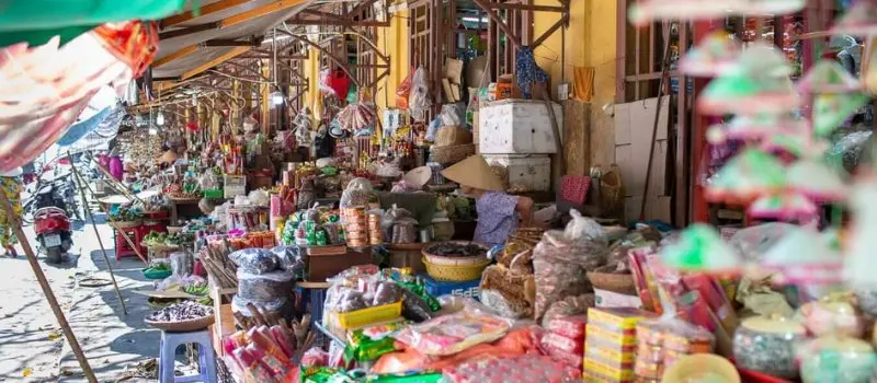 Shopping au marché central de Hoi An