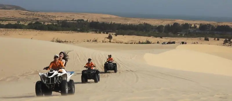 Voyage de luxe au Vietnam pour Visite en jeep des dunes de sable Mui Ne Voyage de luxe au Vietnam pour Visite en jeep des dunes de sable Mui Ne
