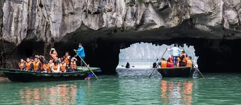 Voyage en famille au Vietnam avec enfant pour découvrir la baie Halong Voyage en famille au Vietnam avec enfant pour découvrir la baie Halong