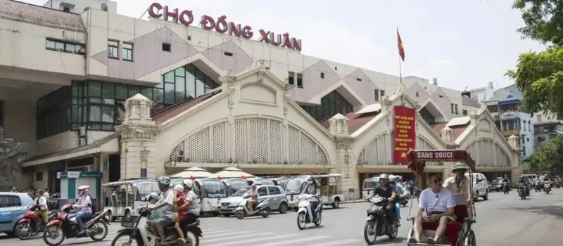 Faire du shopping au marché de Dong Xuan Faire du shopping au marché de Dong Xuan