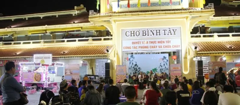Marché nocturne de Binh Tay