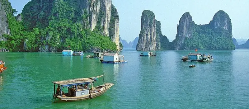 Baie d’Halong, Vietnam Baie d’Halong, Vietnam