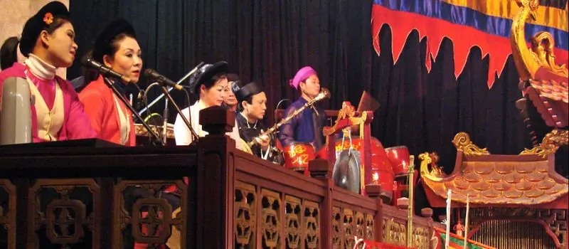 Voyage au Vietnam pour assister à un spectacle de marionnettes sur l'eau