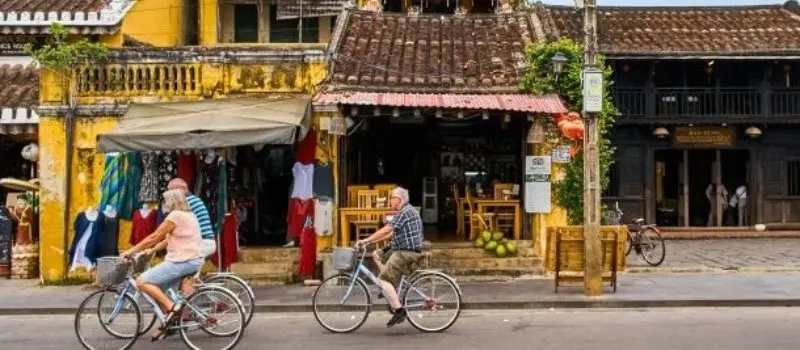 Faire du vélo dans la vieille ville de Hoi An