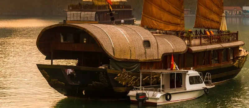 Croisière dans la baie d’Halong