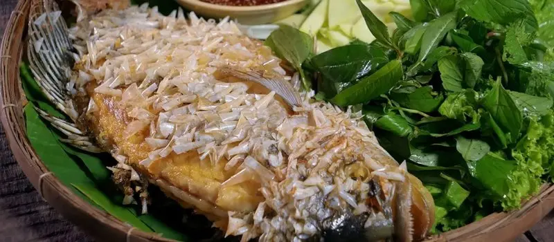 Ca Tai Tuong Chien Xu (Poisson Oreilles d'Éléphant Frit)