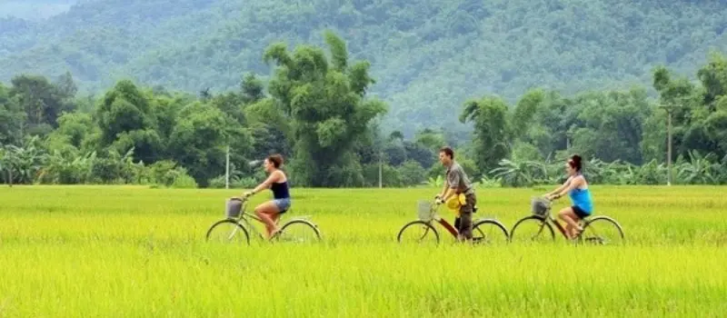 Vélo de montagne à Mai Chau (Hoa Binh) Vélo de montagne à Mai Chau (Hoa Binh)