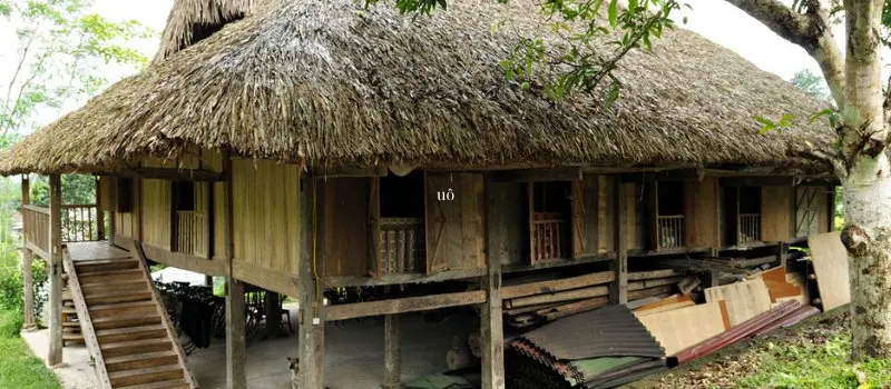 Maisons sur pilotis des minorités ethniques Maisons sur pilotis des minorités ethniques