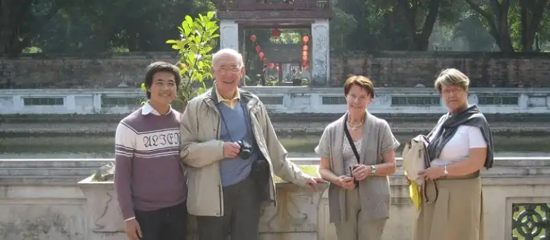 Itinéraire un jour à Hanoi sur mesure avec guide francophone et chauffeur Itinéraire un jour à Hanoi sur mesure avec guide francophone et chauffeur