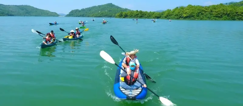Kayak sur la rivière Son Kayak sur la rivière Son