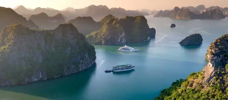 La majesté de la baie Halong Vietnam La majesté de la baie Halong Vietnam