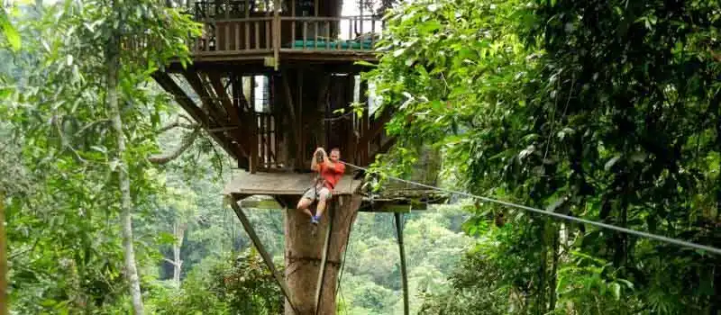 La réserve naturelle de Bokeo zipline