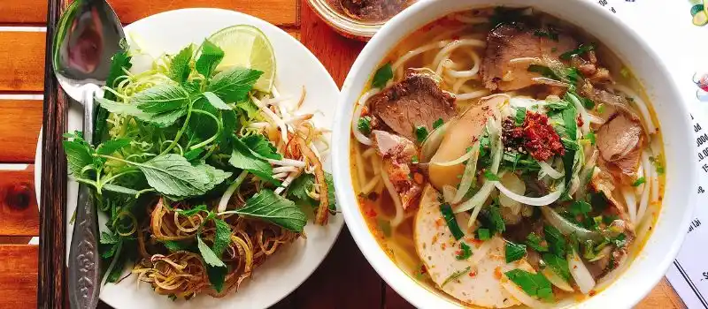 La soupe de nouilles épicée Vietnam La soupe de nouilles épicée Vietnam
