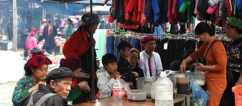 Le marché ethnique authentique de Yen Minh Le marché ethnique authentique de Yen Minh