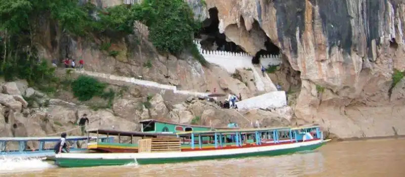 L’entrée des grottes Pak Ou de Luang Prabang