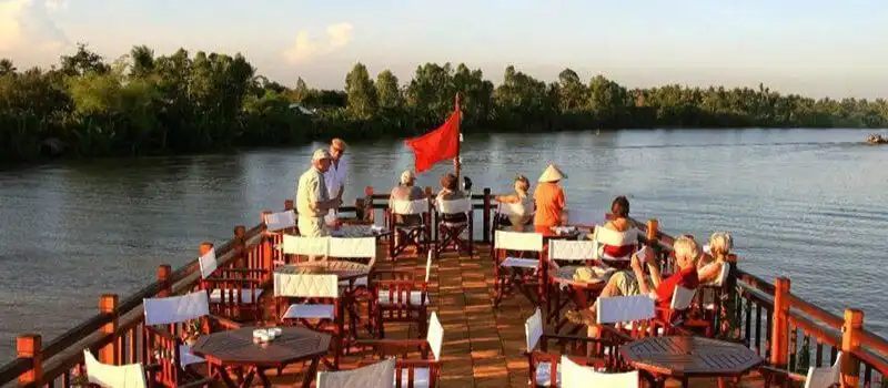 Lever de soleil sur le Mékong: Petits déjeuners privés avec vue paisible Lever de soleil sur le Mékong: Petits déjeuners privés avec vue paisible